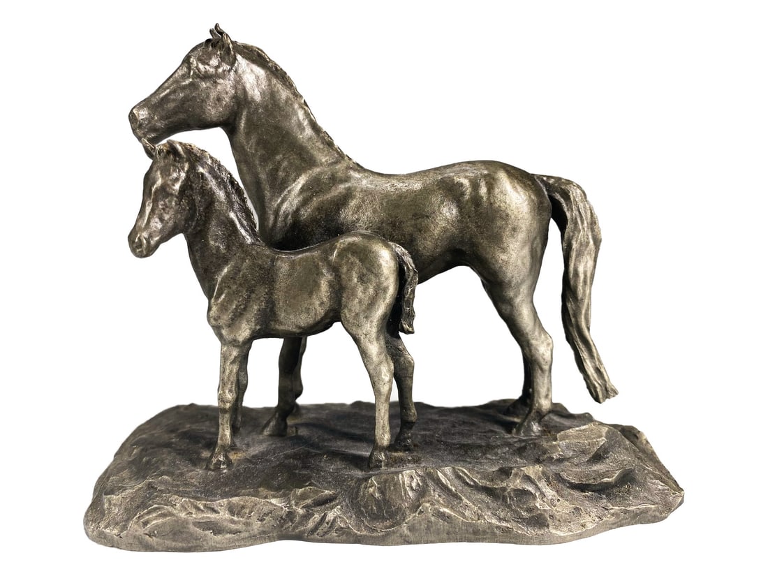 Vintage Hudson Mare & Foal Pewter Fig: Vintage Hudson Mare & Foal Pewter Fig. 4 1/8 x 5 1/4 x 2 3/8 in.Good condition. Local Pick up call one day before to make an appointment. TO SHIP THIS ITEM IN USA OR INTERNATIONAL, PLEASE CONTACT THE