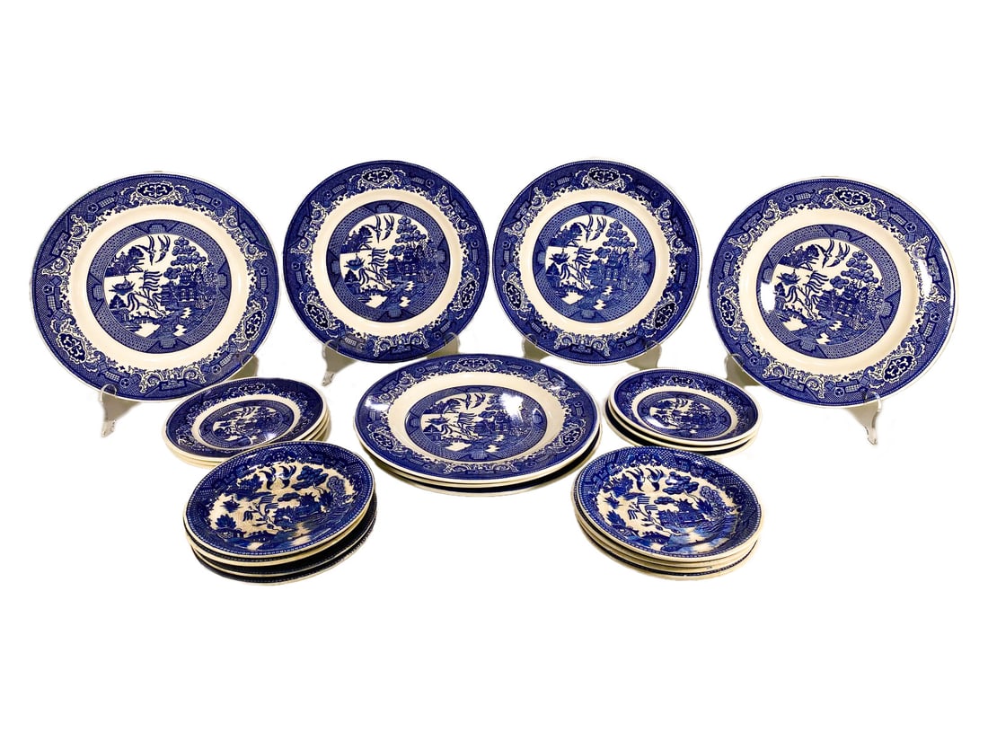21 Willow Ware by Royal China Porcelain Plates (1 of 6)
