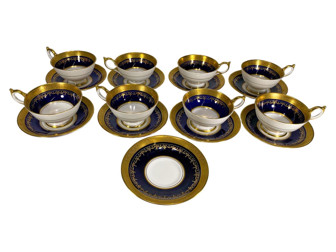 John Aynsley, England Georgian Cobalt Cups Set: John Aynsley, England Georgian Cobalt Cups Set. 8 cups: 2 7/8 x 5 1/4 x 4 1/8 in. 9 Plates: 7/8 x 5 3/4 in.Good condition. Local Pick up call one day before to make an appointment. TO SHIP THIS ITEM I