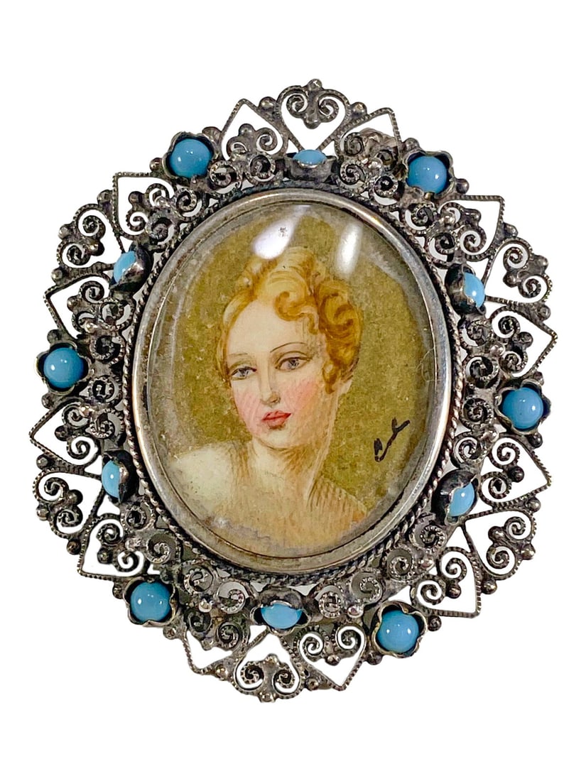 Vintage Italian 800 Silver & Turquoise Brooche: Vintage Italian 800 Silver & Turquoise Brooche. Weight: 10.4 grams. 1 3/4 x 1 1/2 in.Good condition. Local Pick up call one day before to make an appointment. TO SHIP THIS ITEM IN USA OR INTERNATIONAL