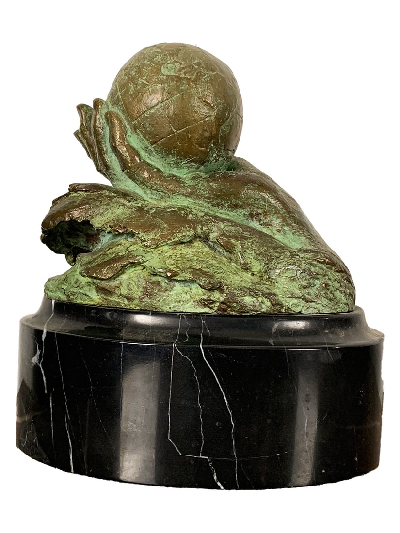Mara Dominioni for Royal Caribbean Bronze Sculpture: Mara Dominioni for Royal Caribbean Bronze Sculpture. 6 3/4 x 6 x 4 1/2 in.Good condition. Local Pick up call one day before to make an appointment. TO SHIP THIS ITEM IN USA OR INTERNATIONAL, PLEASE CO