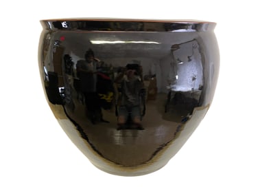 Large Chinese Porcelain Fishbowl Planter. 21 3/4 x 24 5/8 in. Weight: 67.4 pounds. Good condition.