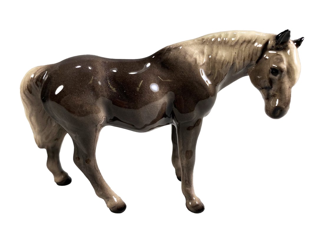 Hagen Renaker Morgan Mare II Ceramic Fig: Hagen Renaker Morgan Mare II Ceramic Fig. by Maureen Love. 2 1/4 x 3 1/8 x 1 in.Good condition. Local Pick up call one day before to make an appointment. TO SHIP THIS ITEM IN USA OR INTERNATIONAL, PLE