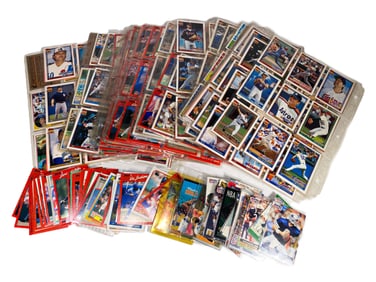 More Than 660 Baseball Cards Set