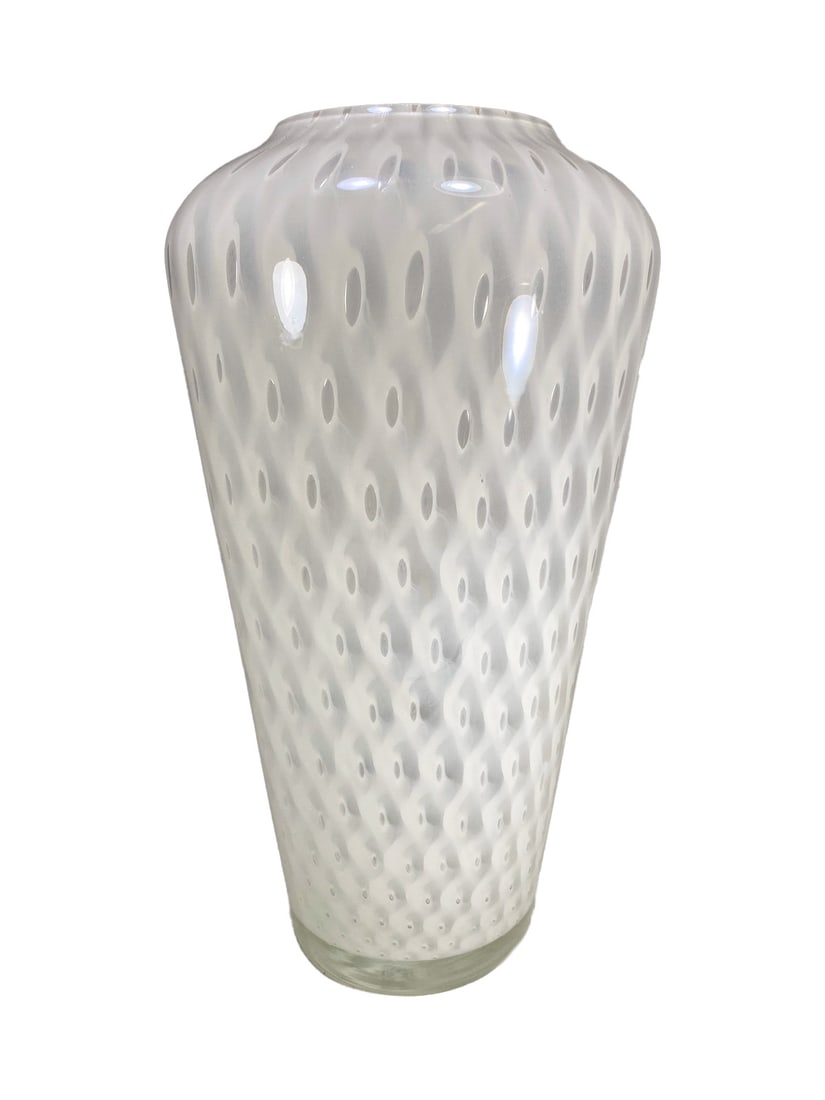 Probably Bertil Vallien Translucent Bubbles Glass Vase: Probably Bertil Vallien Translucent Bubbles Glass Vase. 13 1/2 x 6 1/2 in. Weight: 4.87 pounds.Good condition. Local Pick up call one day before to make an appointment. TO SHIP THIS ITEM IN USA OR INT