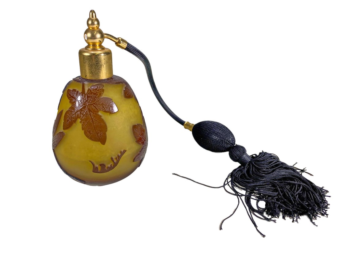 La Rochere, France Cameo Glass Atomizer Perfurm Bottle (1 of 7)