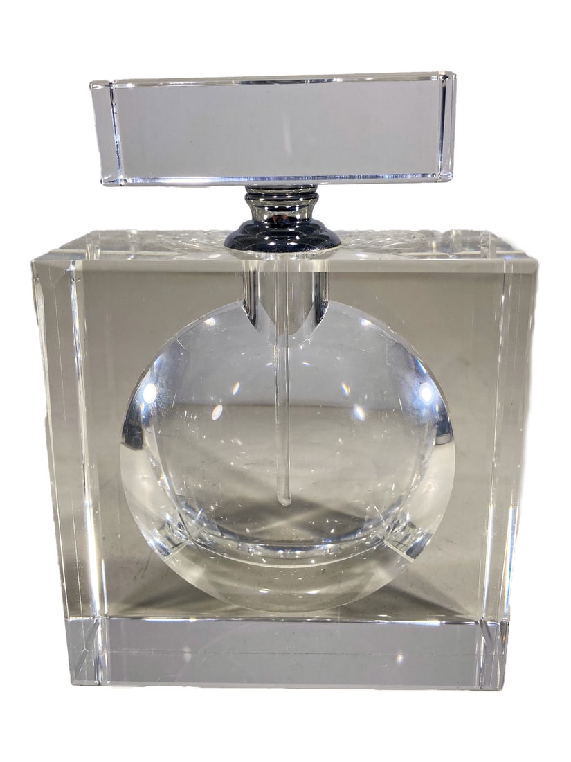 Zodax Amari Crystal Perfurm Bottle: Zodax Amari Crystal Perfurm Bottle. 5 3/4 x 4 1/4 x 1 7/8 in.Good condition. Local Pick up call one day before to make an appointment. TO SHIP THIS ITEM IN USA OR INTERNATIONAL, PLEASE CONTACT THE SHI
