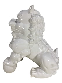 Vtg Chinese White Ceramic Foodog Statue