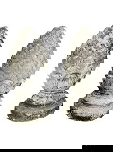 Pair of Vintage Colonial Garden Concrete Finials: Pair of Vintage Colonial Garden Concrete Finials. 15 1/8 x 7 in.Good condition. Local Pick up call one day before to make an appointment. TO SHIP THIS ITEM IN USA OR INTERNATIONAL, PLEASE CONTACT THE