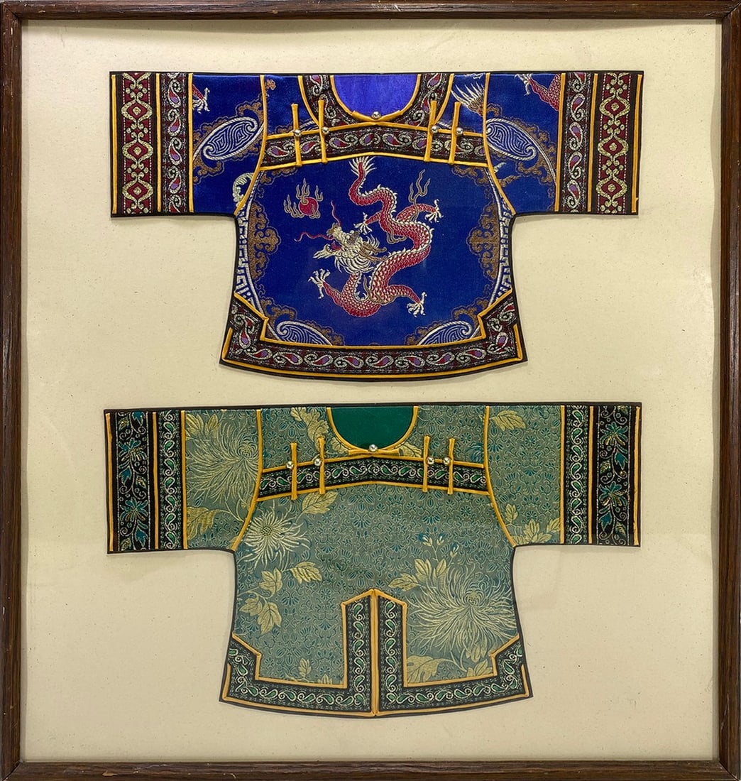 2 Japanese Embroidery on Silk Miniature Shirts: 2 Japanese Embroidery on Silk Miniature Shirts. 21 1/4 x 18 1/2 in.Good condition. Local Pick up call one day before to make an appointment. TO SHIP THIS ITEM IN USA OR INTERNATIONAL, PLEASE CONTACT T