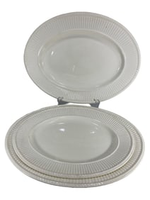 3 Wedgwood of Etruria & Barlarston Trays