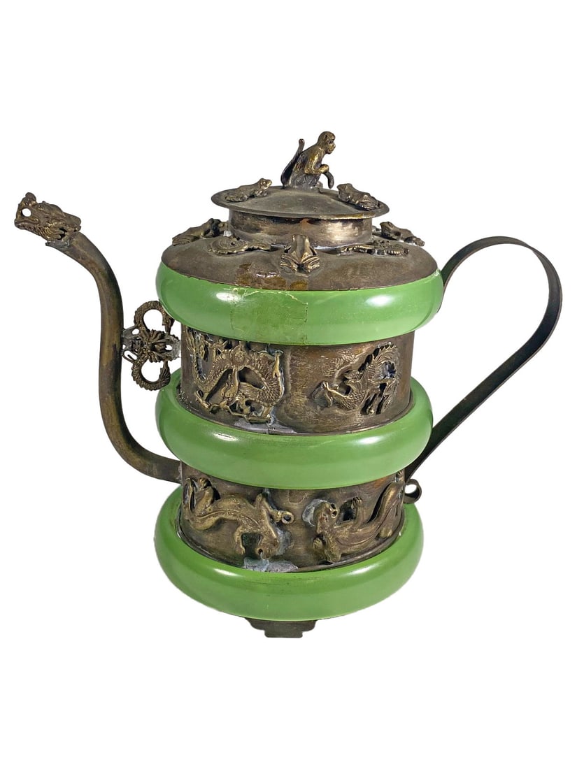 Vintage Chinese Metal & Jade Teapot: Vintage Chinese Metal & Jade Teapot. 5 x 5 1/2 x 2 3/4 in.Good condition. Local Pick up call one day before to make an appointment. TO SHIP THIS ITEM IN USA OR INTERNATIONAL, PLEASE CONTACT THE SHIPPE