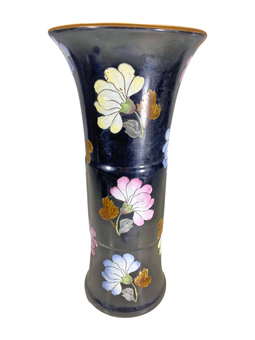 Vintage Chinese Qianlong Porcelain Vase (1 of 5)