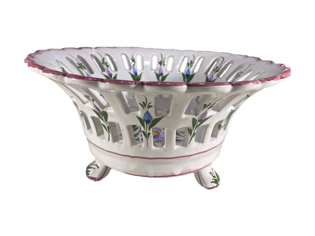 RC & CL, Portugal Hand Painted Faience Bowl: RC & CL, Portugal Hand Painted Faience Bowl. 5 5/8 x 11 1/8 in.Good condition. Local Pick up call one day before to make an appointment. TO SHIP THIS ITEM IN USA OR INTERNATIONAL, PLEASE CONTACT THE S