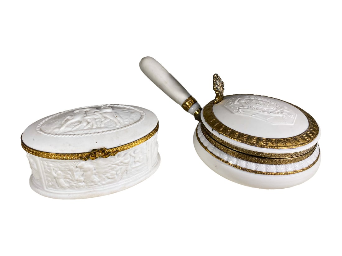 Limoges, France Bisque Box & Isco Crumb Catcher: Limoges, France Bisque Box & Isco Crumb Catcher. Box: 2 3/4 x 5 1/2 x 3 5/8 in. Catcher: 3 7/8 x 10 x 5 in.Box hinge needs welding. Local Pick up call one day before to make an appointment. TO SHIP TH