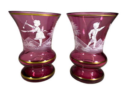 Vintage Pair of Mary Gregory, England Ruby Glasses: Vintage Pair of Mary Gregory, England Ruby Pate sur Pate Glasses. 6 1/4 x 4 1/2 in.Good condition. Local Pick up call one day before to make an appointment. TO SHIP THIS ITEM IN USA OR INTERNATIONAL,