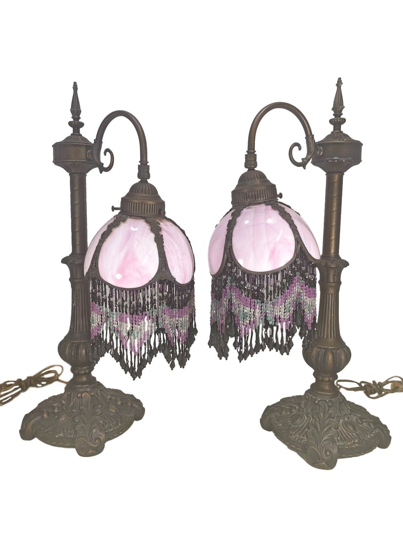 Victorian Pair of Slag Glass & Beads Lamps: Victorian Pair of Slag Glass & Beads Lamps. 22 3/*4 x 11 x 6 1/4 in.Good condition. Local Pick up call one day before to make an appointment. TO SHIP THIS ITEM IN USA OR INTERNATIONAL, PLEASE CONTACT 