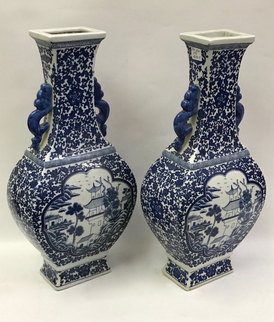 Pair of Blue and White Porcelain Vase (1 of 5)