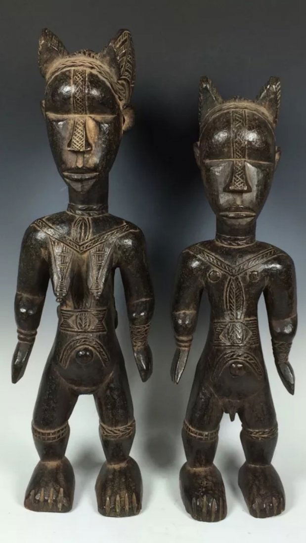 Pair Dan Statue (1 of 6)