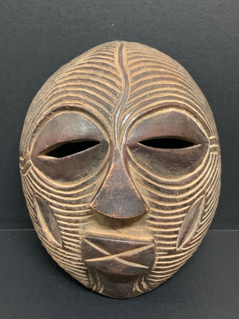 Luba Mask (1 of 6)
