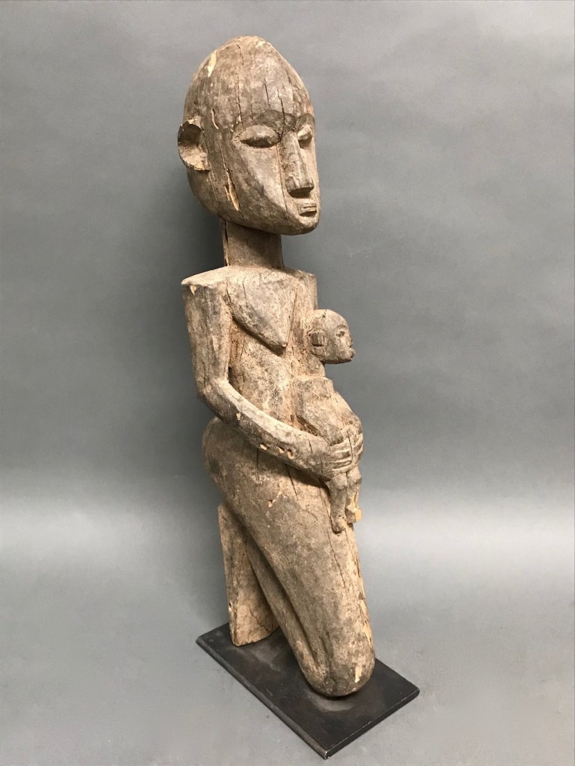 Lobi Maternity Statue (1 of 7)