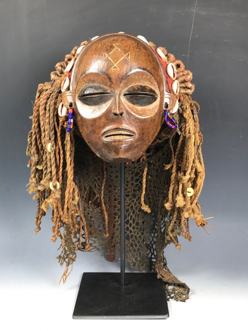 Chokwe Mask with metal stand (1 of 6)