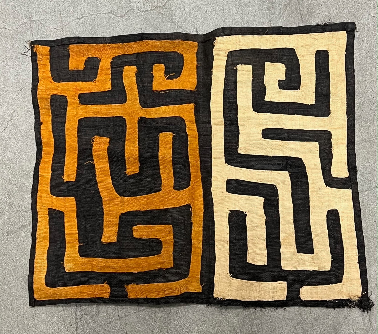 Kuba Cloth: African Art Kuba Cloth. The dimension is 23 inches high x 20 inches wide. Please be aware that some of the items are vintage, secondhand, old ages, antiques and may have a defects or sign of ages, How