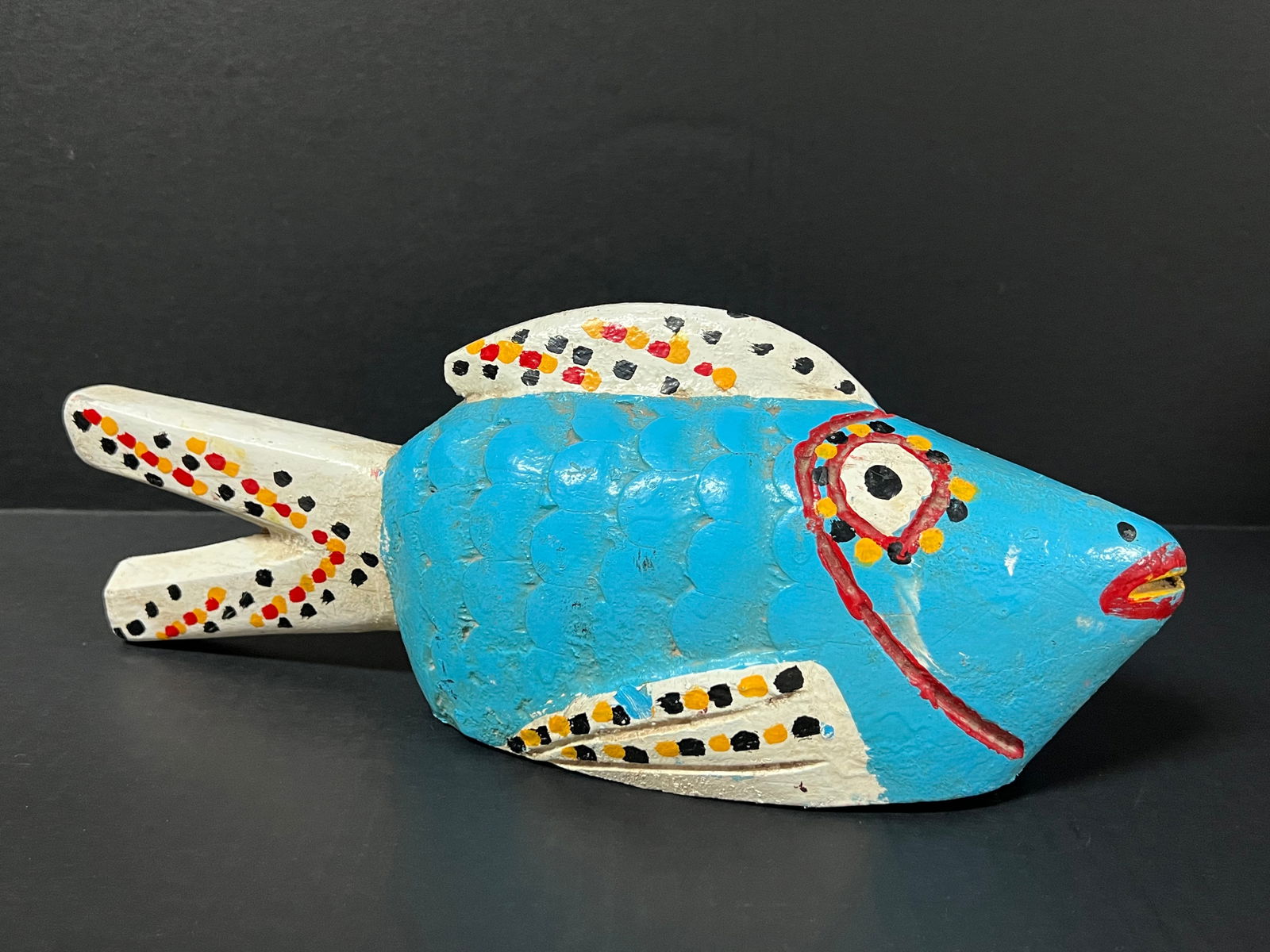 Bozo Puppet Fish Sculpture: African Tribal Art Bozo Puppet Fish Sculpture . The dimension is 5 inches high x 13.5 inches wide. Please be aware that some of the items are vintage, secondhand, old ages, antiques and may have a def