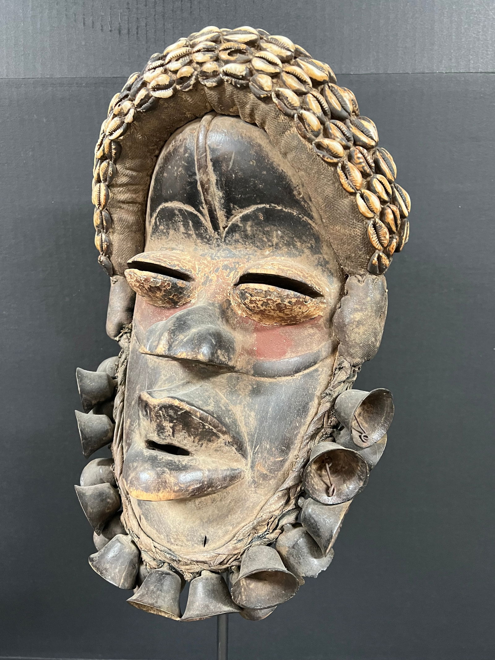 Dan Guere Mask with Stand - 6