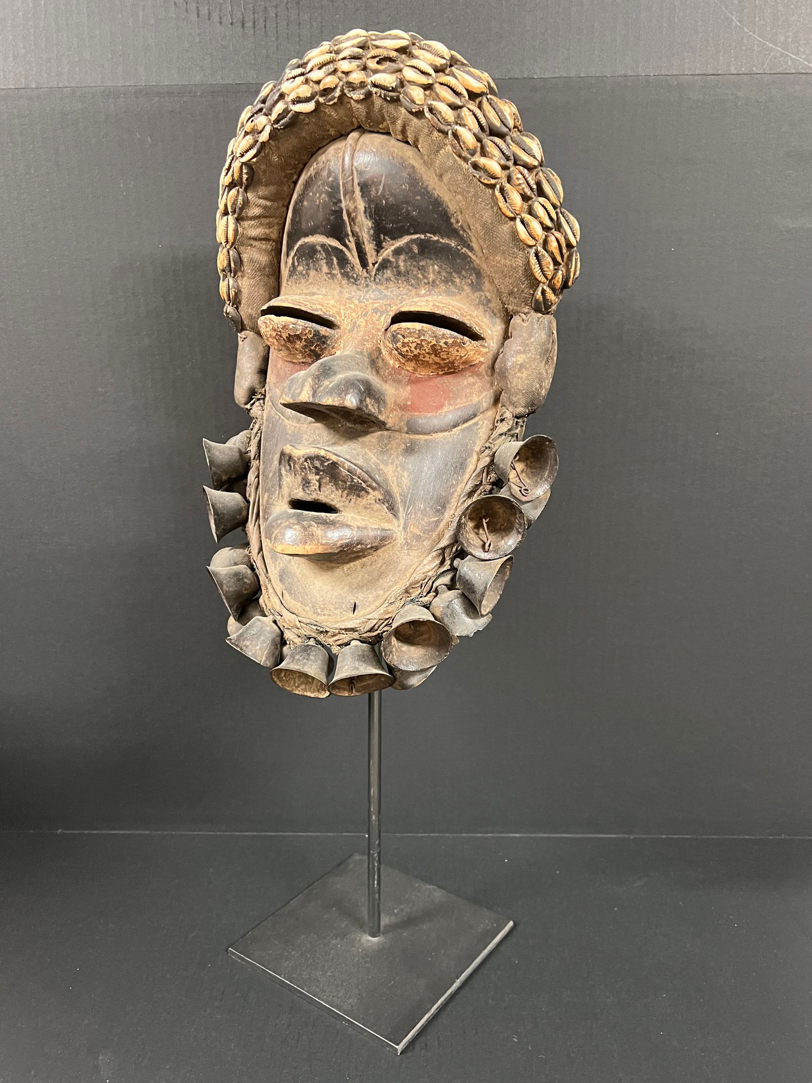 Dan Guere Mask with Stand - 7