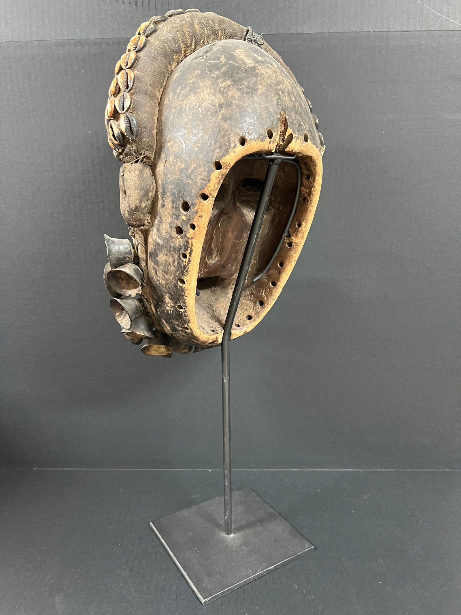 Dan Guere Mask with Stand - 8