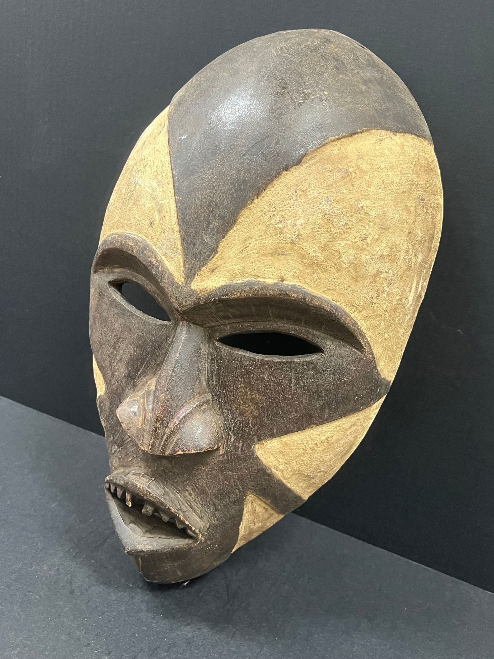 Large Bacongo Mask - 2