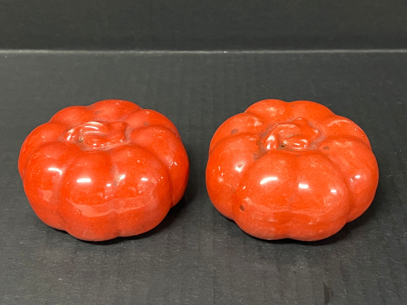 Chinese Art Pair of Porcelain Tomato Fruits Offering: Chinese Art Porcelain Pair of Tomato Fruits Offering . The dimension is 2 inches high 3.75 inches wide. Please be aware that some of the items are vintage, secondhand, old ages, antiques and may have