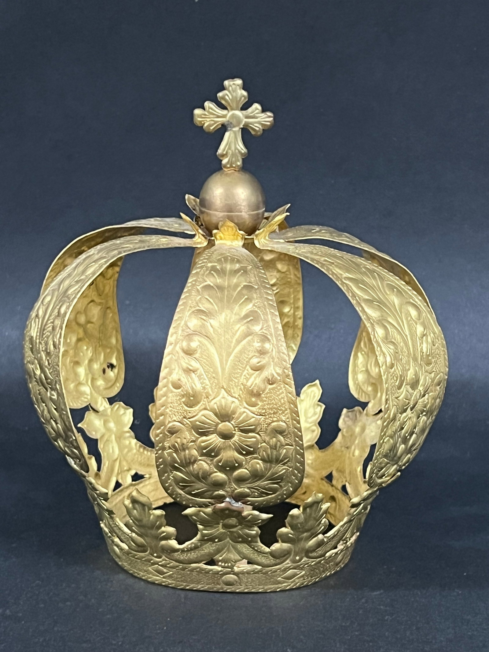 Metal Gilt Crown of Santos: Religious Art Metal Gilt Crown. The dimension is 6 inches high x 5.5 inches wide. Opening 2.75 inches wide. Please be aware that some of the items are vintage, secondhand, old ages, antiques and may h