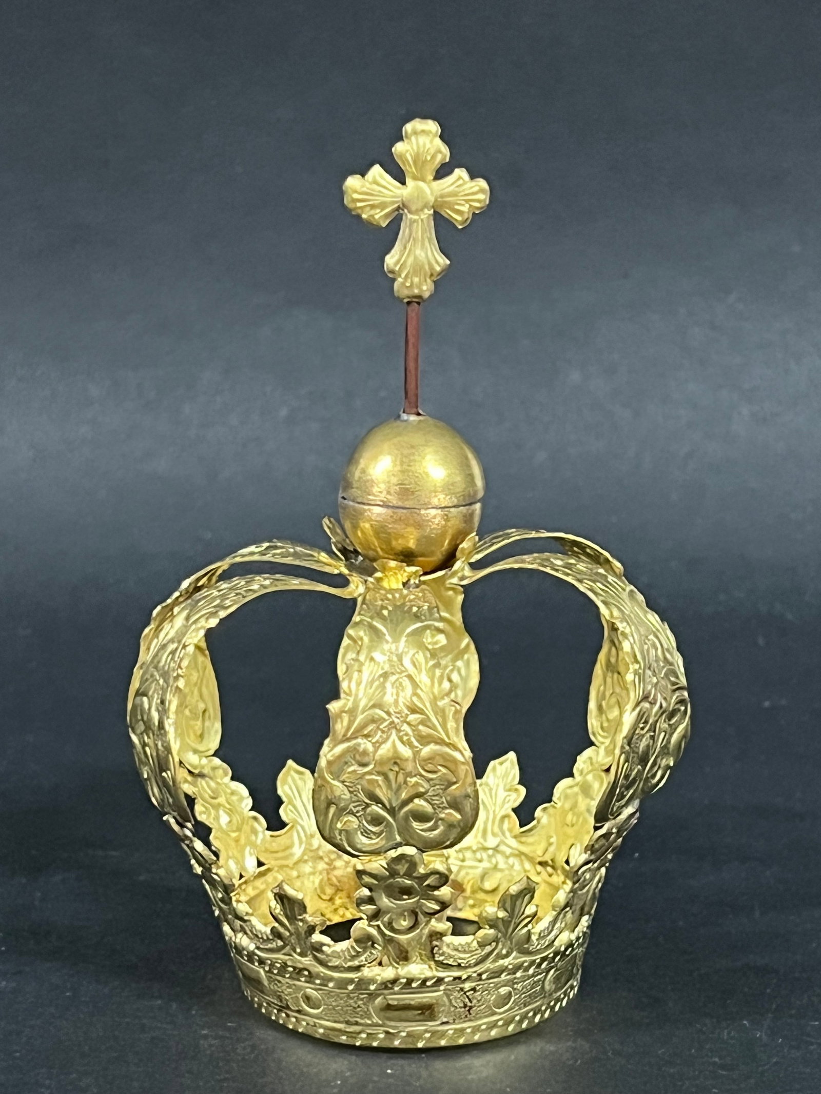 Metal Gilt Crown of Santos: Religious Art Metal Gilt Crown. The dimension is 4.5 inches high x 3 inches wide. Opening 1.75 inches wide. Please be aware that some of the items are vintage, secondhand, old ages, antiques and may h