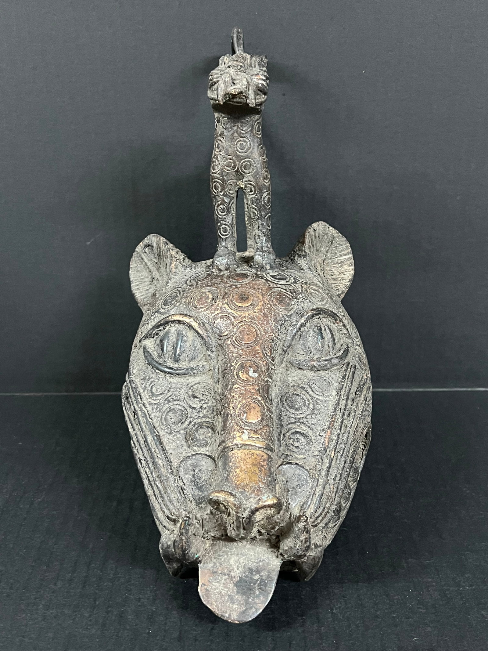 Bronze Benin Leopard Head (1 of 9)