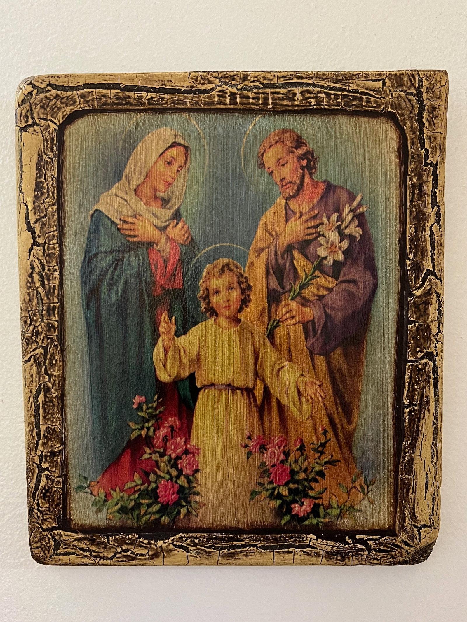 Carved Wood and Printed Icon of Holy Family: Religious Art Philippine Carved Wood and Printed Icon of Holy Family. The dimension is 12 inches high x 10 inches wide. Please be aware that some of the items are vintage, secondhand, old ages, antiqu