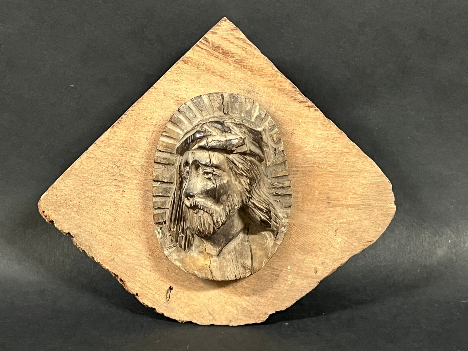 Carved Wood Jesus Christ Plaque: Religious Art Philippine Carved Wood Jesus Christ Plaque. The dimension is 5.75 inches high x 6.5 inches wide. Please be aware that some of the items are vintage, secondhand, old ages, antiques and ma