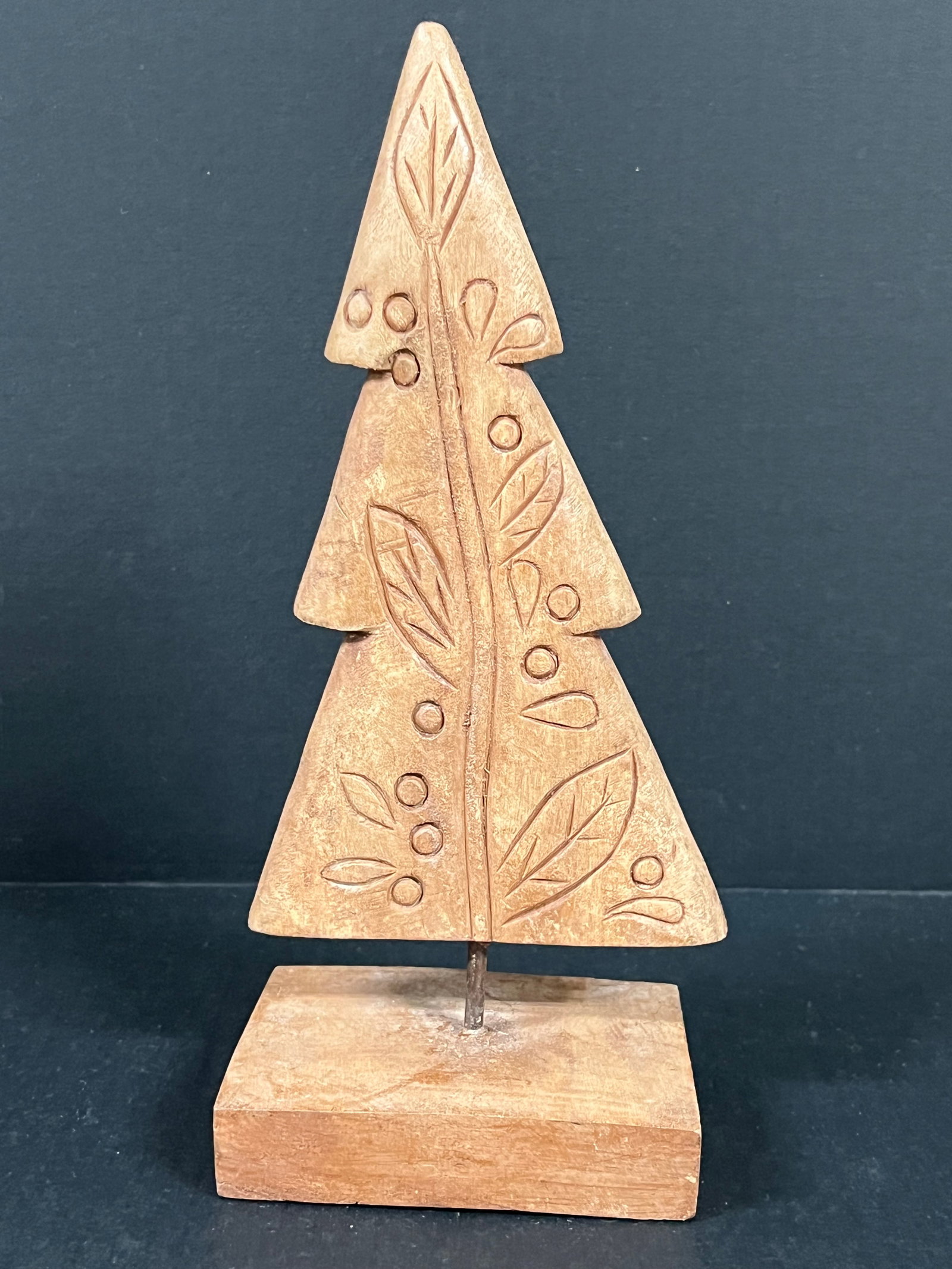 Carved Wood Christmas Tree: Folk Art Carved Wood Christmas Tree. The dimension is 11.5 inches high x 3.5 inches depth x 5 inches wide. Please be aware that some of the items are vintage, secondhand, old ages, antiques and may ha