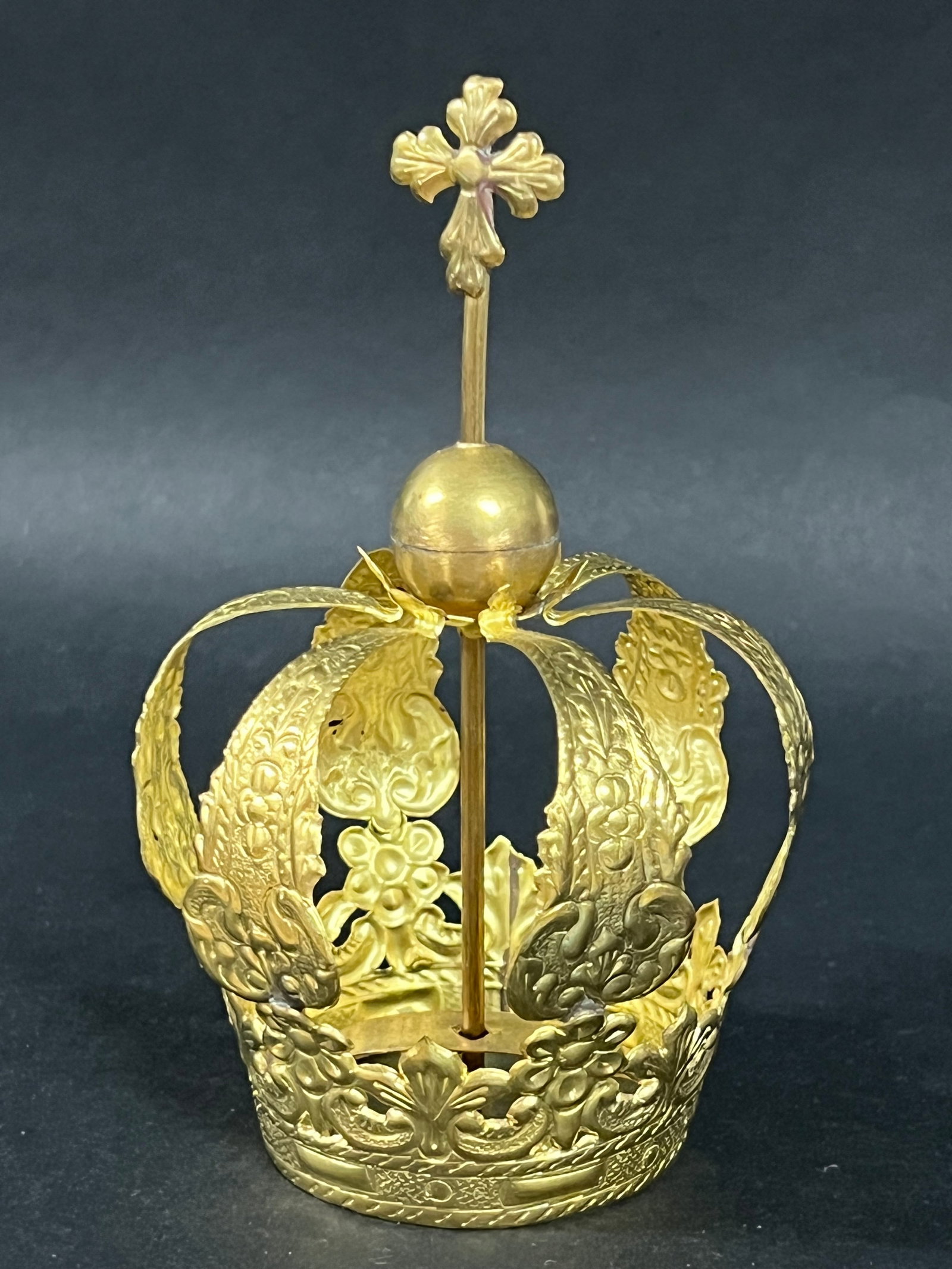 Metal Gilt Crown: Religious Art Metal Gilt Crown. The dimension is 5.5 inches high x 3.5 inches wide. Opening 2.25 inches wide. Please be aware that some of the items are vintage, secondhand, old ages, antiques and may