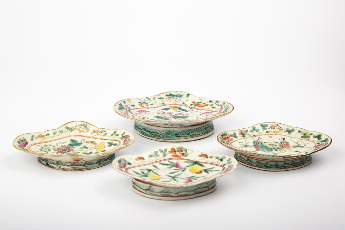 4 EARLY 20TH CENTURY FAMILLE ROSE TRAYS (1 of 8)