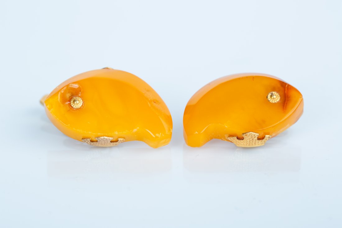 REPUBLIC OF CHINA NATURAL AMBER CUFF LINKS (1 of 6)