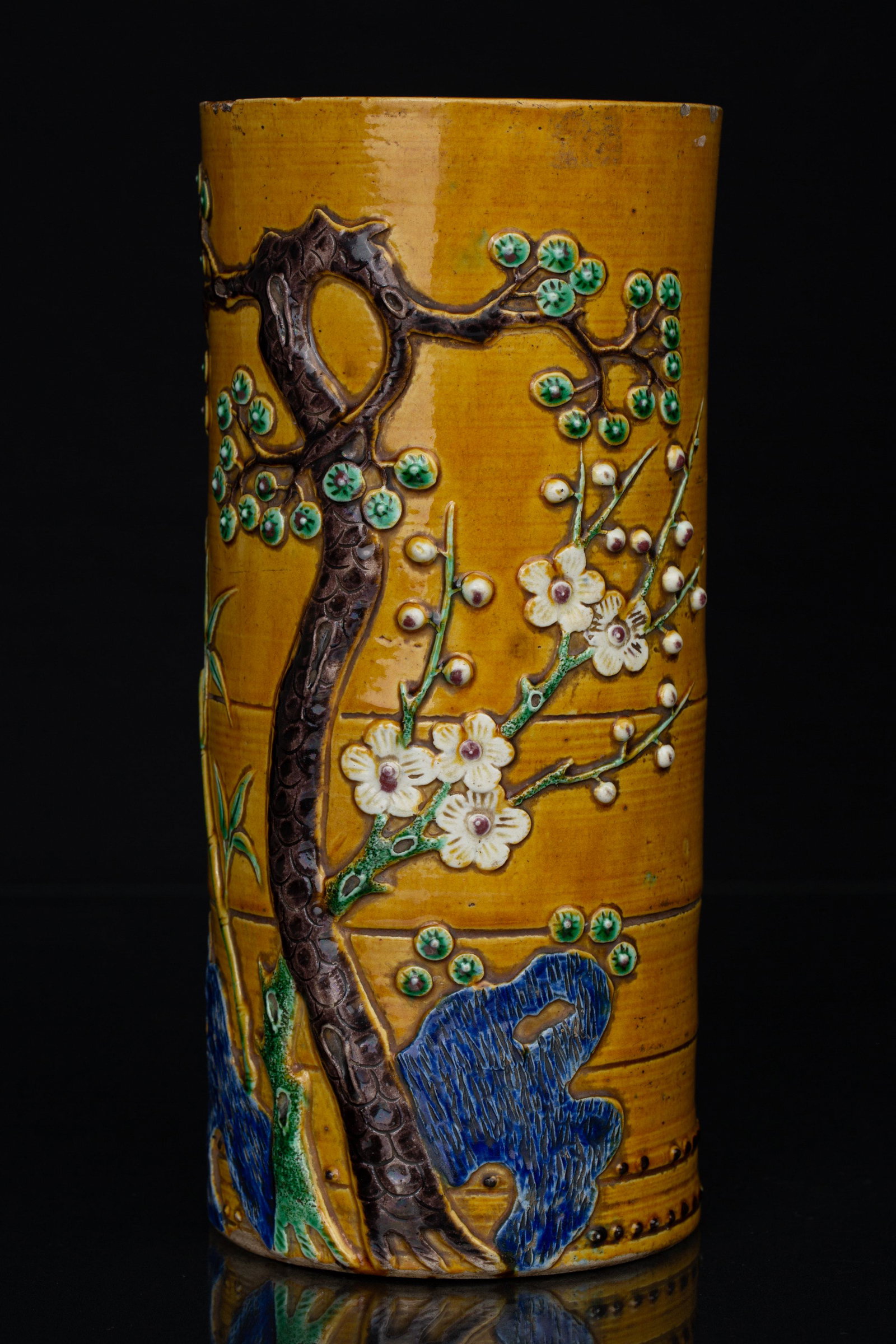 LATE QING DRUM NAIL PATTERNED PLUM BLOSSOM HAT STAND (1 of 5)