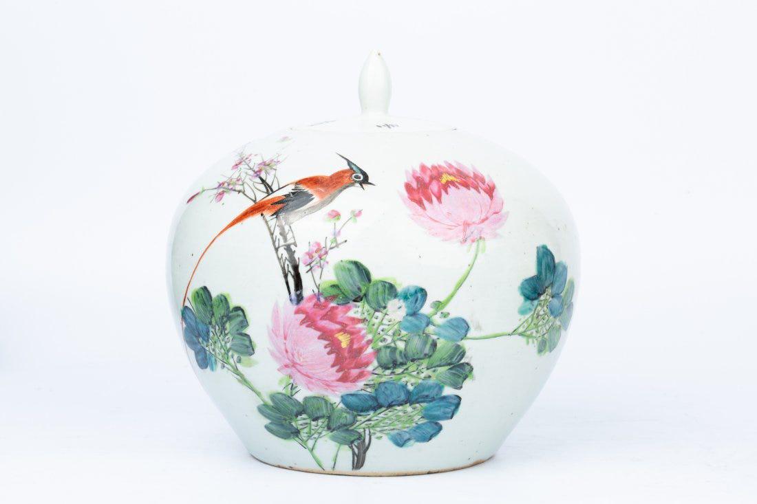 LATE QING FAMILLE ROSE "SHOU DAI" BIRD FLOWER JAR: LATE QING FAMILLE ROSE "SHOU DAI" BIRD FLOWER JAR