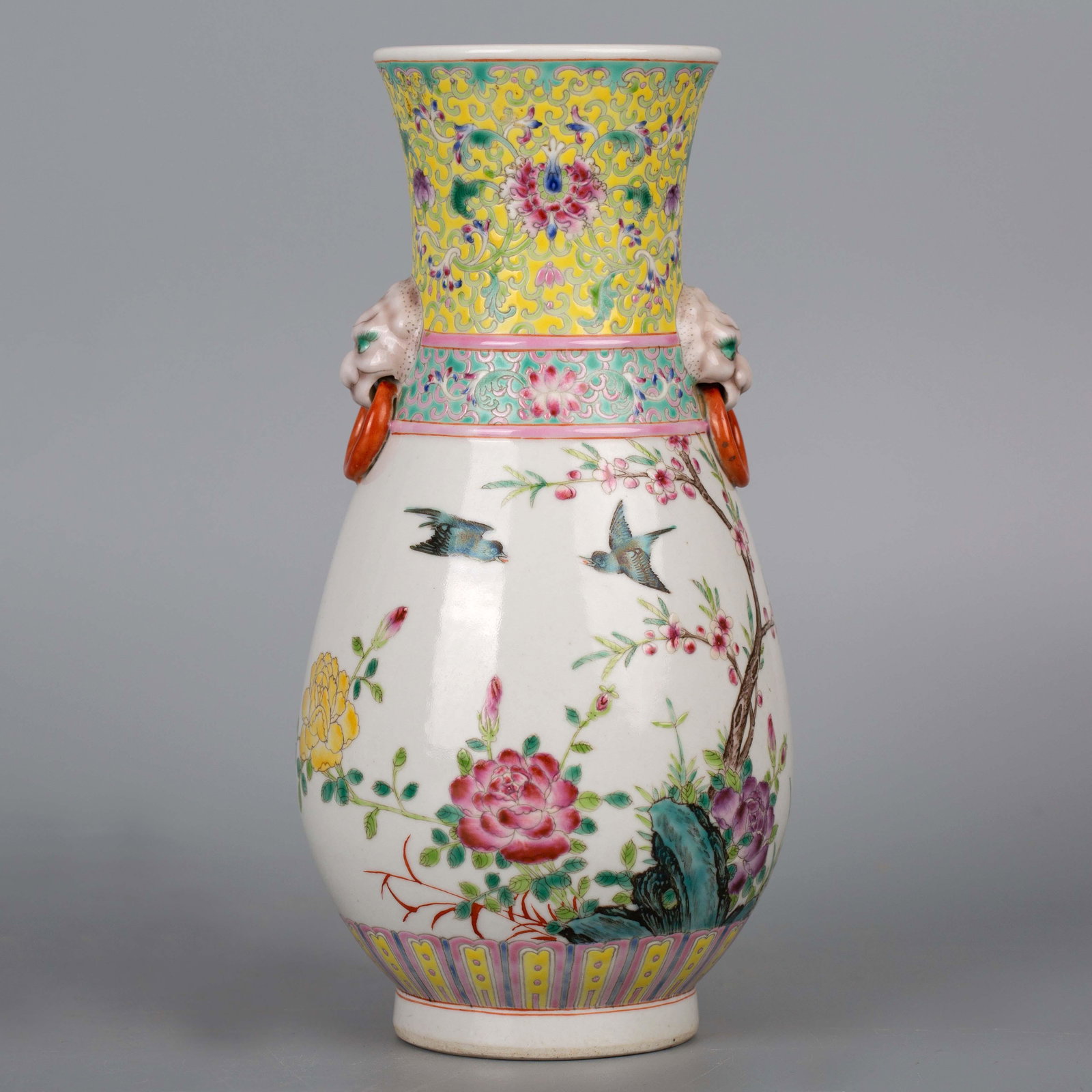 Famille Rose Flower Bird Animal Ear Ring Appreciation Vase (1 of 8)