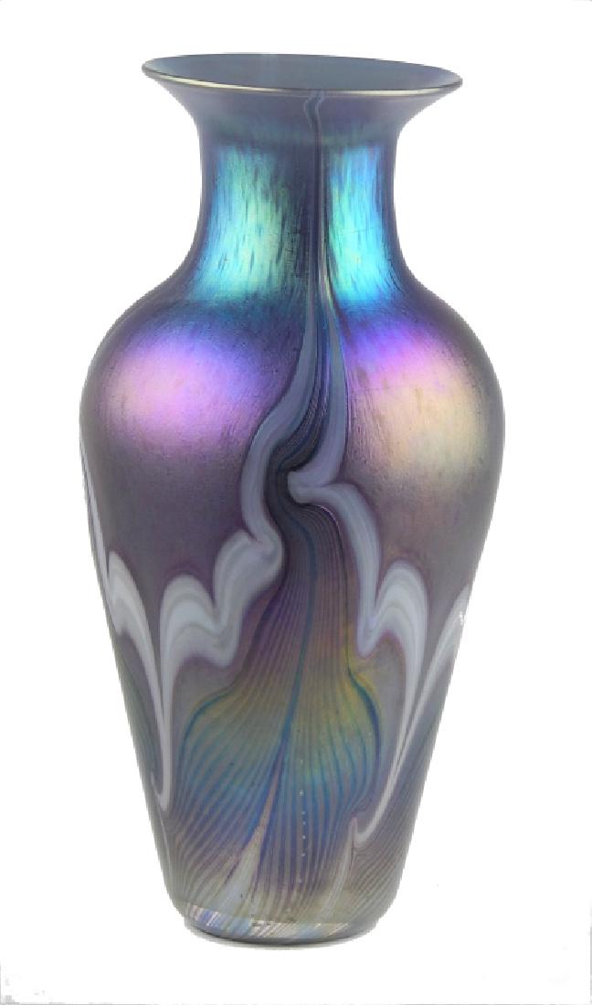 LARGE SKOOKUM ART GLASS COMPANY VASE (1 of 8)
