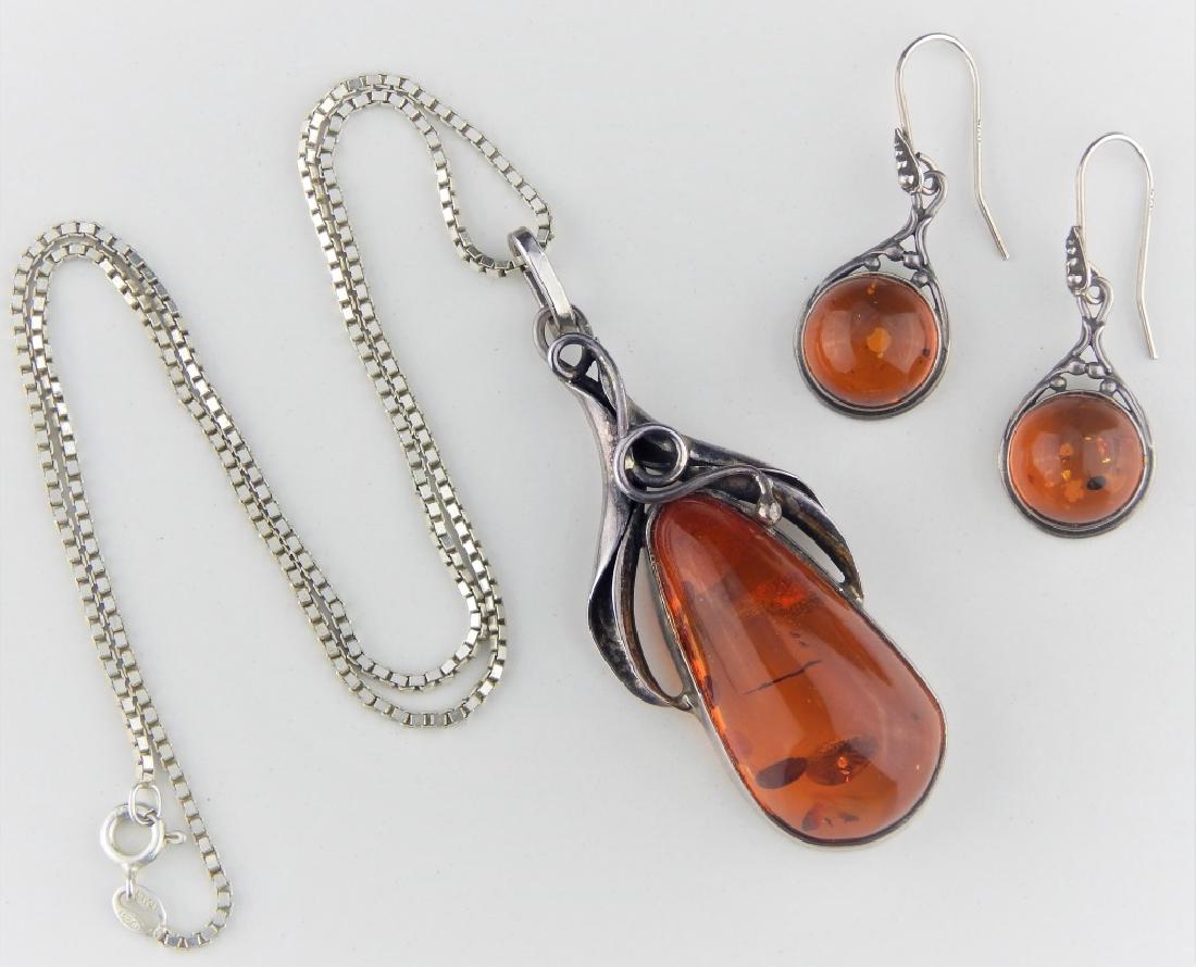 (3pc) VINTAGE AMBER AND STERLING JEWELRY SUITE (1 of 8)