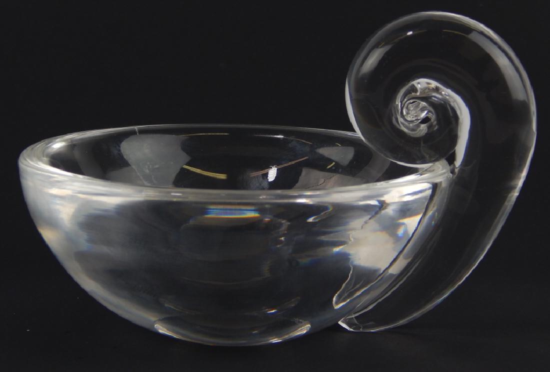 STEUBEN GLASS APPLIED SWIRL HANDLE ROUND BOWL (1 of 3)