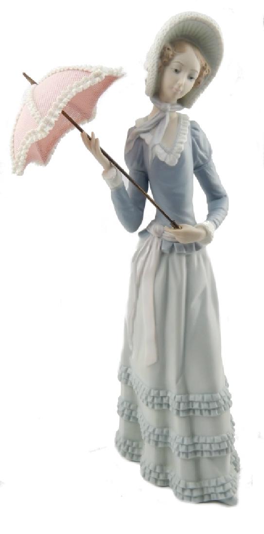 LLADRO "ARANJUEZ LITTLE LADY" PORCELAIN FIGURE (1 of 5)
