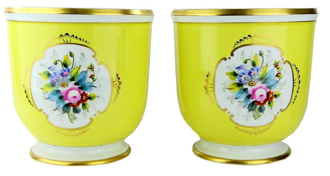 Pr VISTA ALEGRE MOTTAHEDEH PORCELAIN CACHE POTS (1 of 7)